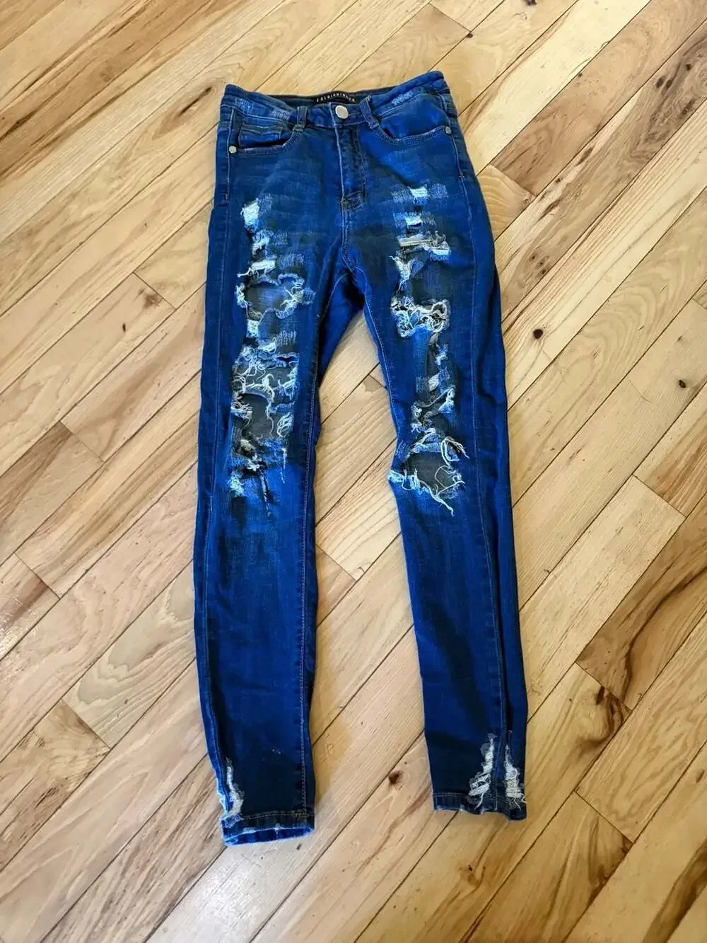 Fashion Nova Women's Size 3 Dark Wash Distressed Ripped Skinny Jeans